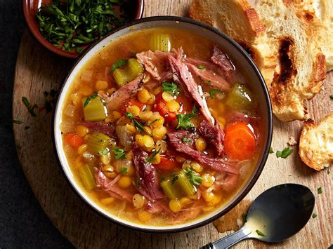 Slow cooker split pea and ham soup - Chatelaine | Recipe | Pea and ham ...