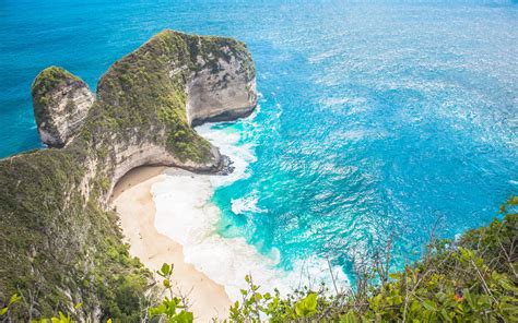 23 Best Beaches in Indonesia // World Beach Guide