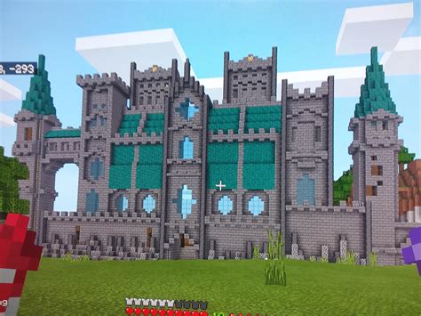 I built smallishbeans 1000 days survival castle in survival! (Built on ...