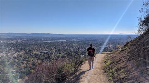 Courtney and I hike Mount Wilson » Bryan's Blog