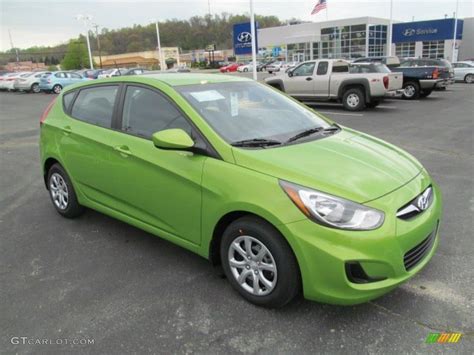 2012 Electrolyte Green Hyundai Accent GS 5 Door #64404328 Photo #8 ...