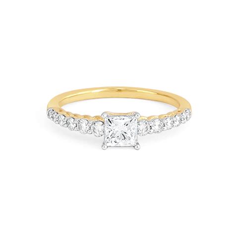 Tara Solitaire Rings | Fine Solitaire Ring For Women | CaratLane