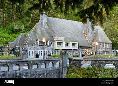 Multnomah Falls Lodge at Multnomah falls in the Columbia River Gorge National Recreation Area ...