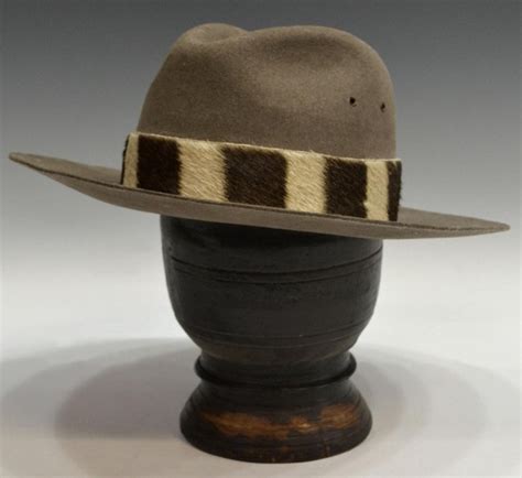 76: VINTAGE HUNTER VELOUR SAFARI HAT WITH ZEBRA BAND : Lot 76