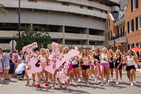 University of Alabama sorority rush week goes viral—learn more | The Bama Buzz