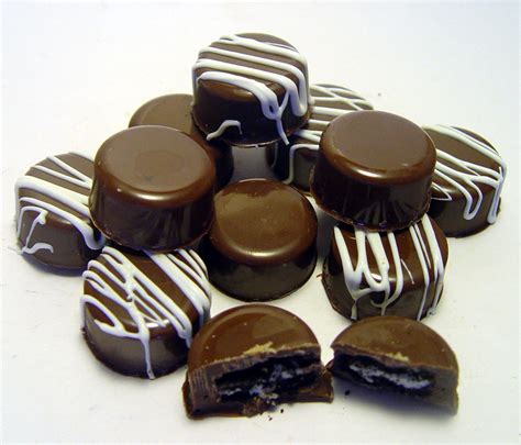 2 Dozen Mini Chocolate Covered Oreos on Luulla