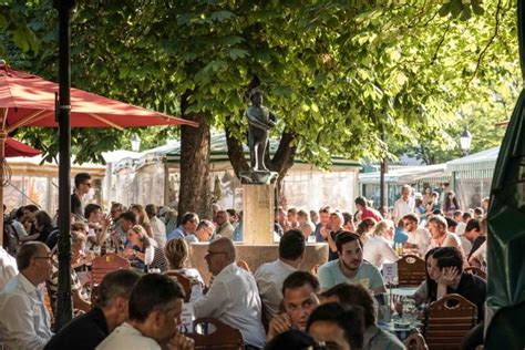 Beer garden at Viktualienmarkt | simply Munich