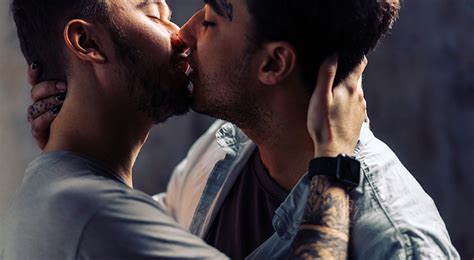 How To Be a Good Kisser: Tips to Kiss A Guy Well | Emen8