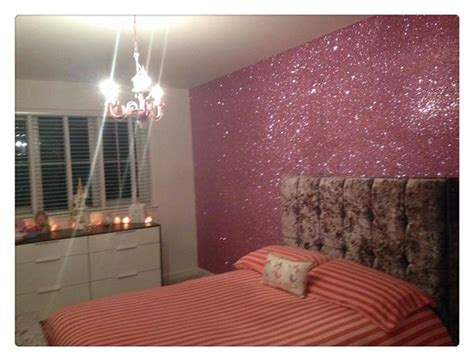 glitter gold painted walls - Google Search | Glitter wallpaper bedroom ...