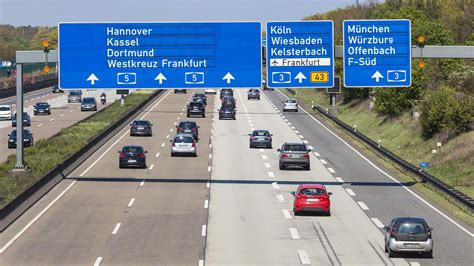 Sulle autostrade tedesche limite di 100 km/h a causa del forte caldo