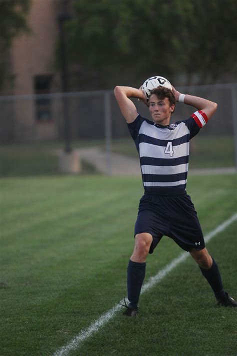 Boys soccer loses in game against Blue Valley West – Mill Valley News