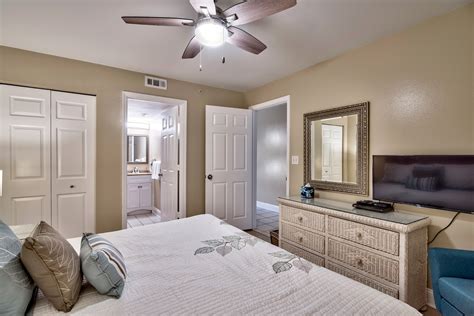 Pelican Beach Resort 302 1 Bedroom | Destin Breaks