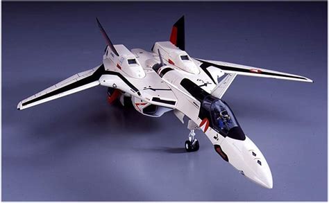 Macross Plus YF-19 Advanced Fighter Model Kit