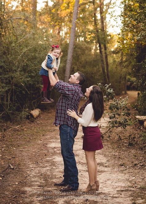 What To Wear For Fall Family Photos When It's Hot in the South