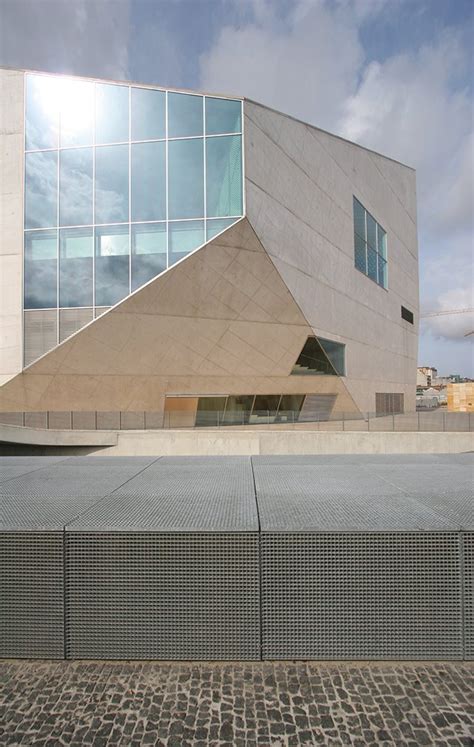 Casa da Musica en Oporto por Rem Koolhaas