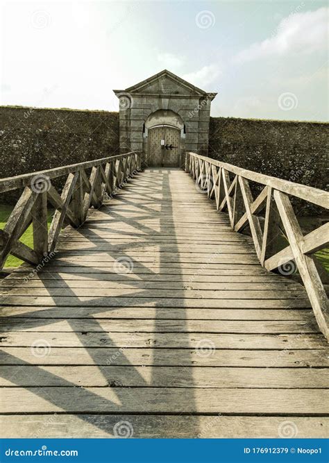 Wooden Bridge Over Moat Fortress Stock Image - Image of walk, moat: 176912379