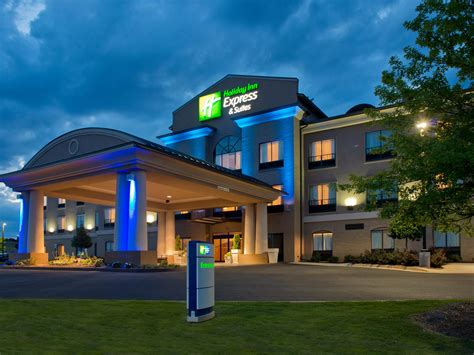 Prattville Hotel along I-65 | Holiday Inn Express & Suites Prattville South