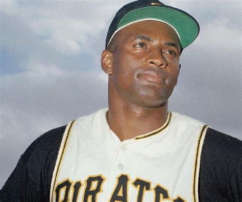 Roberto Clemente Biography - Facts, Childhood, Family Life & Achievements