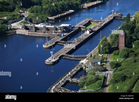 Barton Locks on the Manchester Ship Canal Stock Photo - Alamy