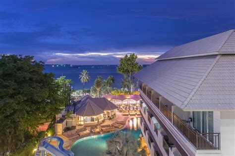 Pattaya Discovery Beach Hotel in Thailand - Room Deals, Photos & Reviews