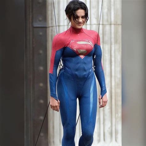 First Look at Sasha Calle as Supergirl in costume for The Flash movie ...