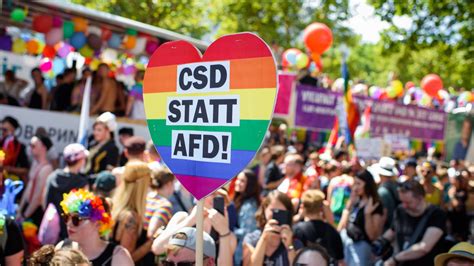 CSD-Parade zieht durch Berlin – B.Z. Berlin