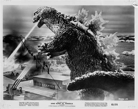 KING KONG VS GODZILLA (1962) signed by suitmation actor Haruo Nakajima. | キングコング, ゴジラ