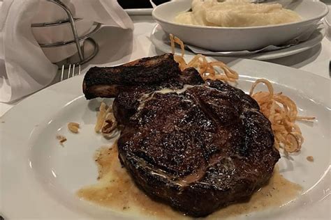 11 Best Steakhouses in Sarasota, FL for 2024 (Top Places!)