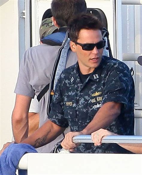 Taylor Kitsch Battleship : Teaser Trailer