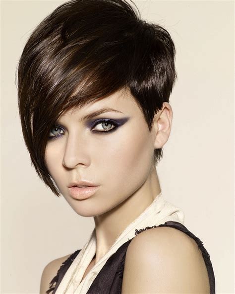 23 Cute Short Hairstyles (with Bangs) | Styles Weekly