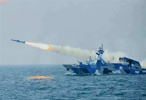 [2110 x 1446] PLAN Type 022/Houbei class missile boat launching YJ-83/CSS-N-8 Saccade AShM ...