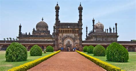 The Architectural Beauty and Majestic of Ibrahim Rauza, Bijapur – The ...