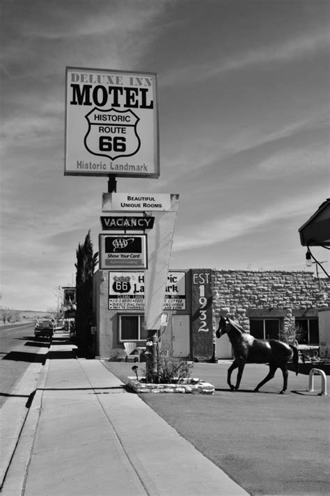 Route 66 Motel – Established 1932 – Photography by CyberShutterbug