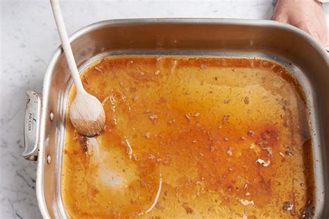 How to Make Gravy Without Lumps for Turkey Dinners