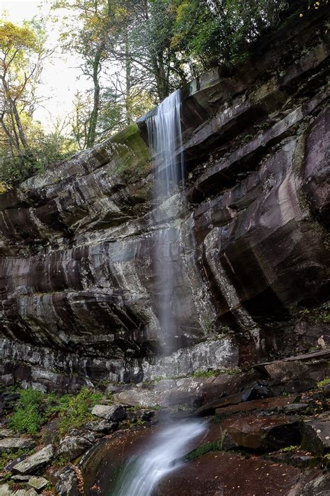 The Rainbow Falls Trail: A Great First Hike In The Smoky Mountains | Rainbow falls trail ...