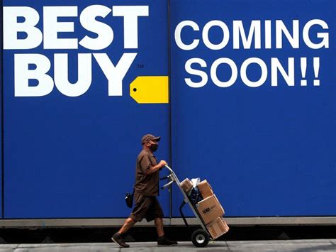 Best Buy Q3 Online Sales Surge, Stock Falls on Lack of Forecast - Business Insider