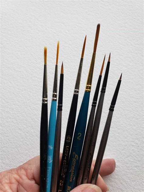 3 Best Brushes for Acrylic Painting Reviewed in 2023 (MUST READ!) - VeryCreate.com