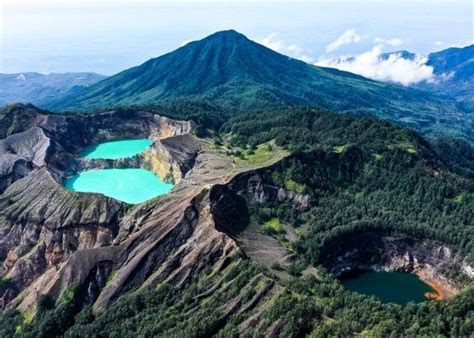 Fakta-Fakta Menarik di Balik Keindahan Danau Kelimutu - MyLife