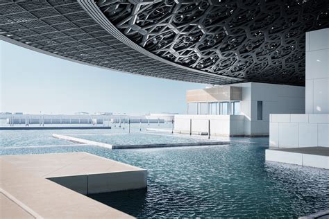 Louvre Abu Dhabi : architecture, mer et lumière par Jean Nouvel