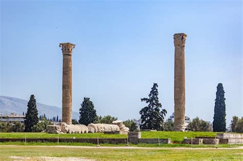 Premium Photo | The columns of temple of olympian zeus in athens