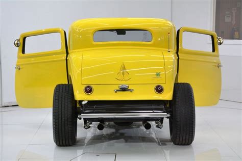 1932 Ford Custom | Volo Museum