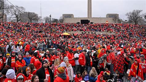 School openings, closing during KC Chiefs Super Bowl parade | Kansas ...