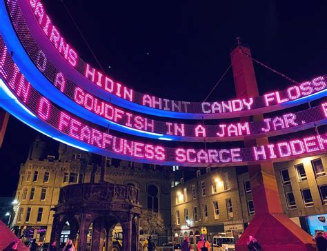 Light entertainment: Spectra festival illuminates Aberdeen - BBC News