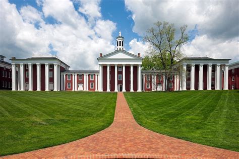 Washington Hall of the Historic Colonnade, Washington and Lee ...