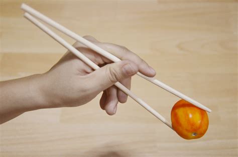 How to Eat with Chopsticks: 7 Steps (with Pictures) - wikiHow