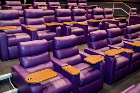 SHOWCASE CINEMA DE LUX PATRIOT PLACE - Updated July 2024 - 75 Photos ...