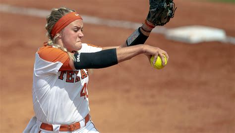 Texas softball pitcher Miranda Elish hospitalized in freak accident