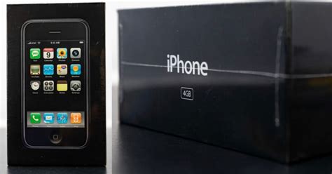 Unopened, First-Generation iPhone Sells for $190,000 | PetaPixel