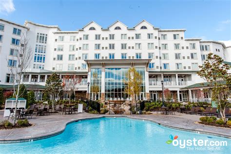 Dollywood's DreamMore Resort and Spa Review: What To REALLY Expect If You Stay