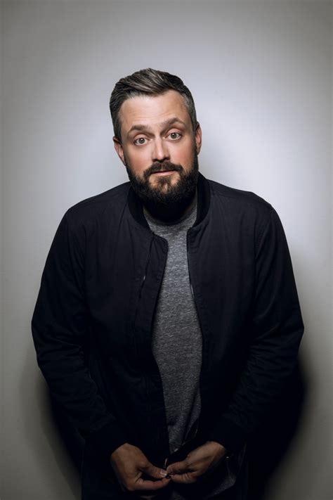 Comedian Nate Bargatze talks honking fans, his magic dad and clean podcast ahead Anaheim drive ...